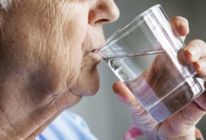 how to keep elderly cool in hot weather